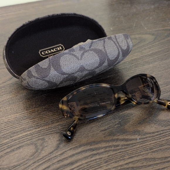 Coach Sunglasses Hope HC8012 Spotry Tortoise - Picture 1 of 8